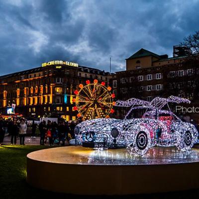 MERCEDES 190 SL en guirlandes lumineuses à Stuttgart