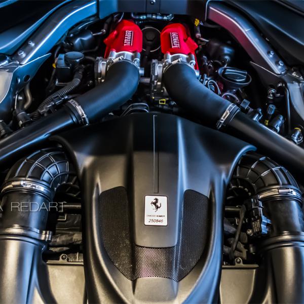 Moteur de Ferrari Roma - V8 Turbo 620 PS 